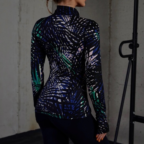 Woman’s Workout Zip Up Jacket - Picture 3 of 4